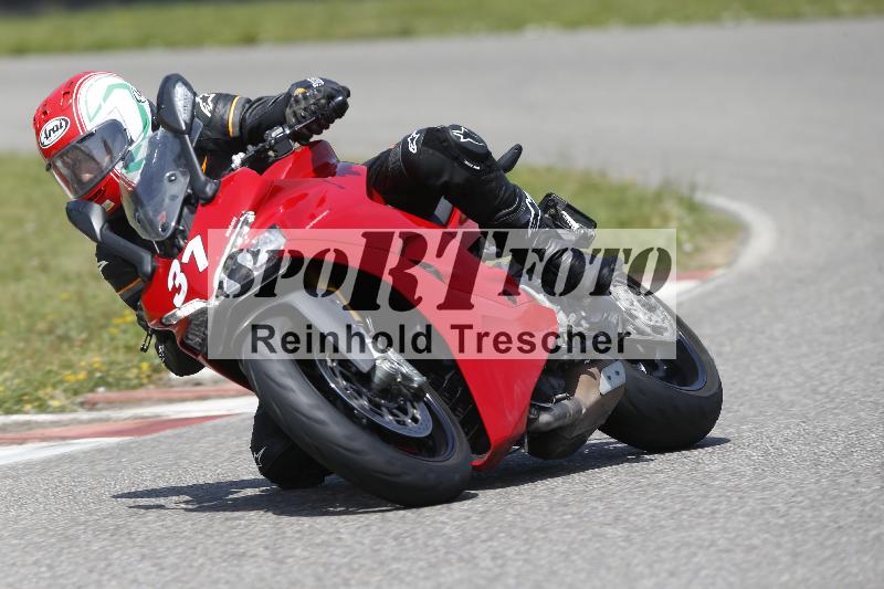 /Archiv-2025/27 12.06.2025 Ducati Schweiz Trackday Warmup  ADR/gelb-jeaune/31
